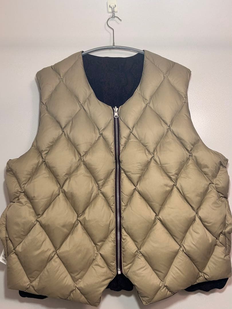 STÜSSY Python reversible down vest