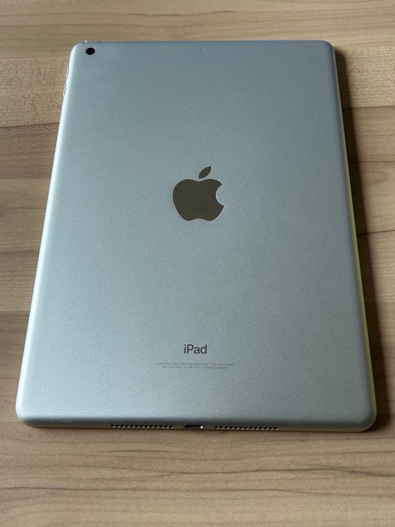 Apple iPad Wi-Fi 32GB シルバー／第5世代