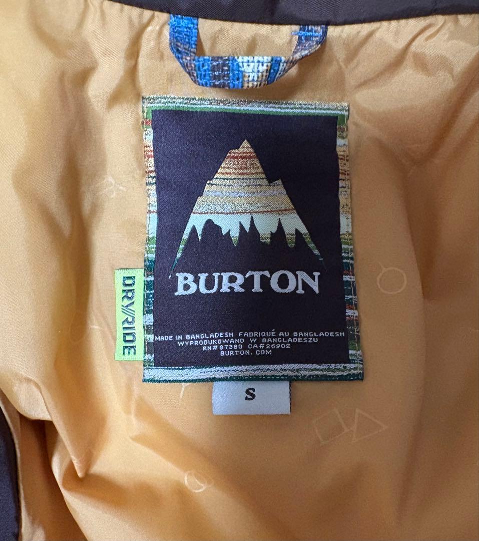 BURTON スノーボードウェアセット　サイズS（上）サイズM（下）