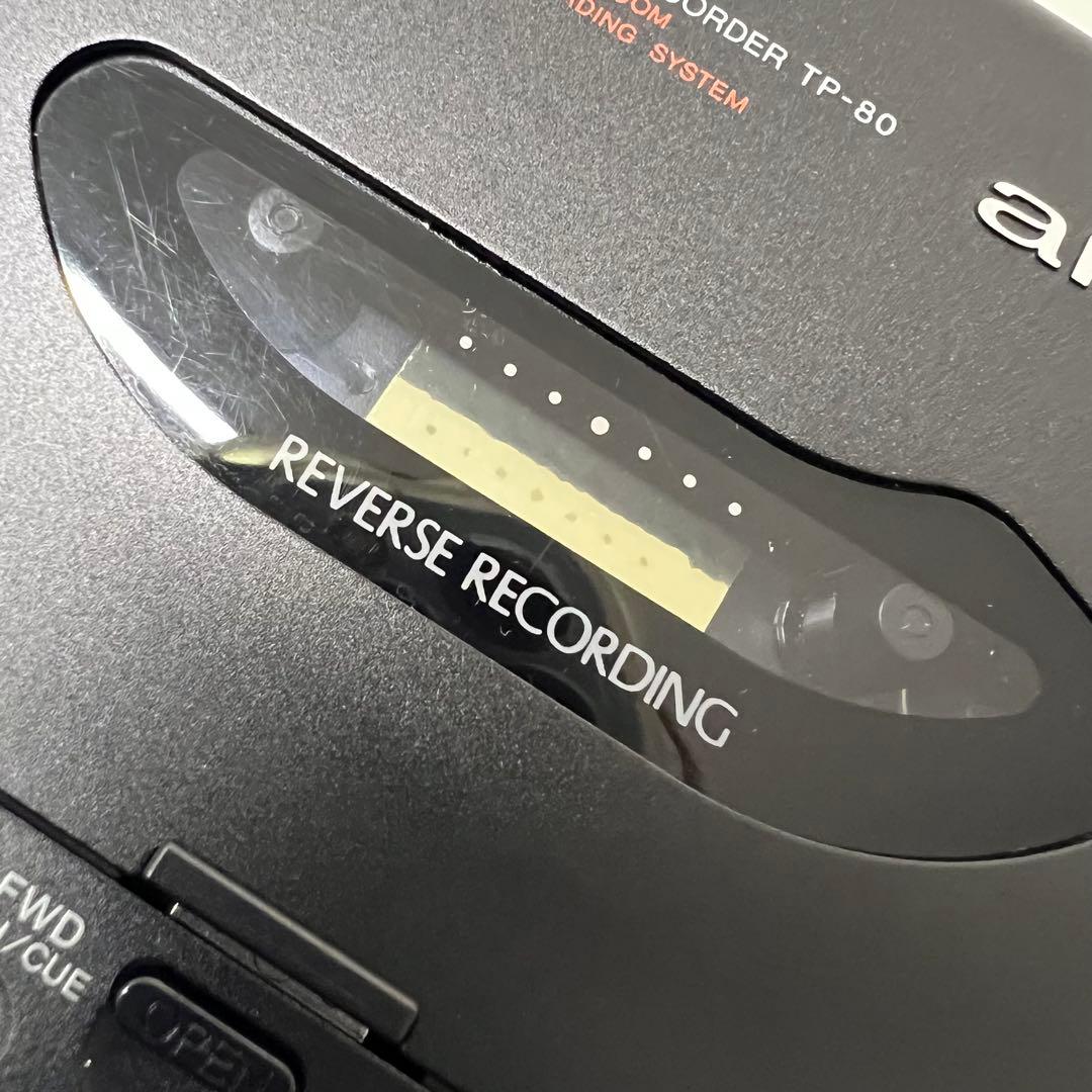 ② aiwa TP-80 VZRS カセットレコーダー 通電 ケース付 ジャンク