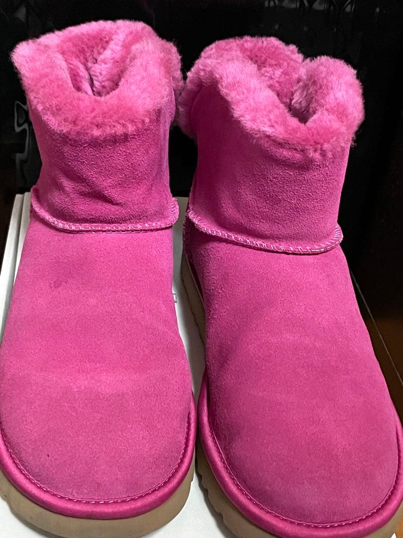UGG ピンク ムートンブーツ ストーン付き