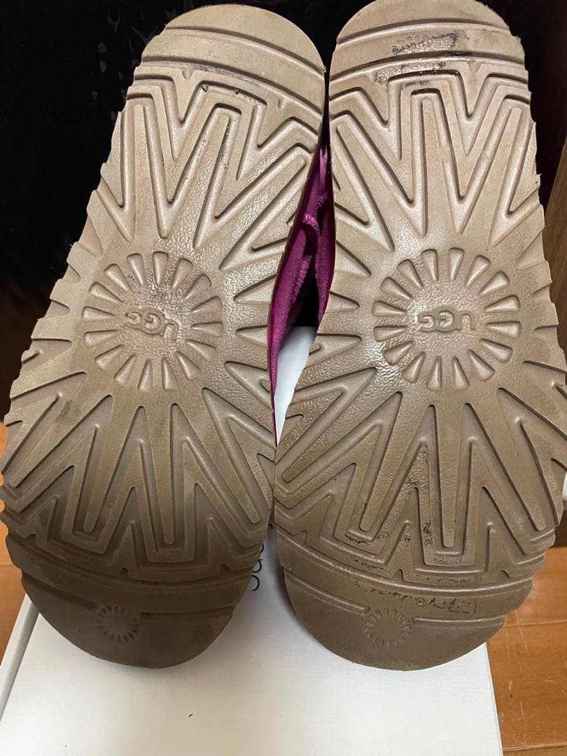 UGG ピンク ムートンブーツ ストーン付き