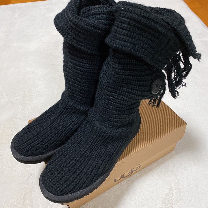 UGG フリンジニットブーツ
