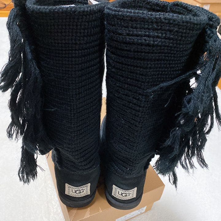 UGG フリンジニットブーツ