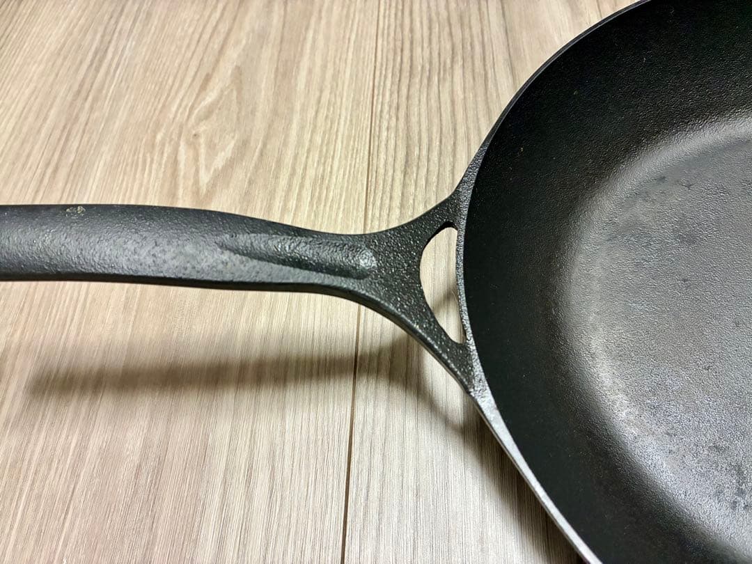 岩鉄鉄器ダクタイルパン　22cmと26cmの2点セット