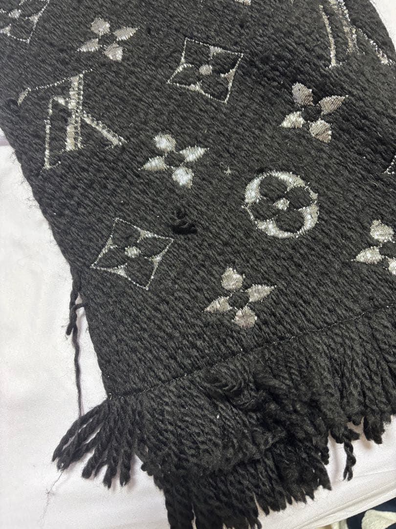 Louis Vuitton ブラック マフラー