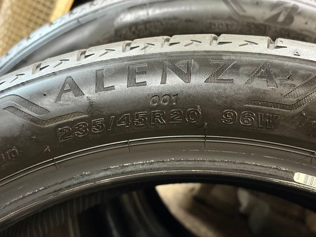 新車外し　ブリヂストンALENZA 235/45/20