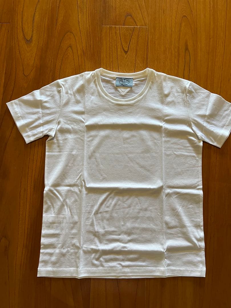 PRADA ホワイト Tシャツ 半袖