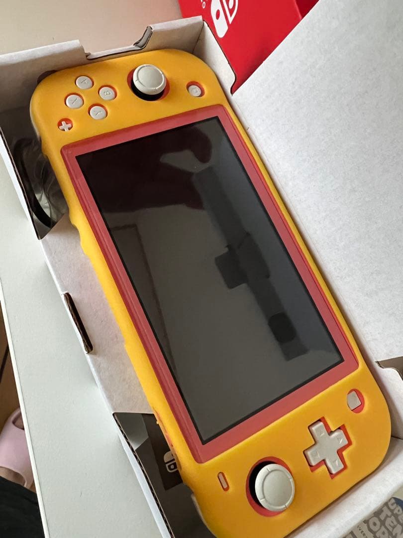 ニンテンドースイッチライト(ピンク)