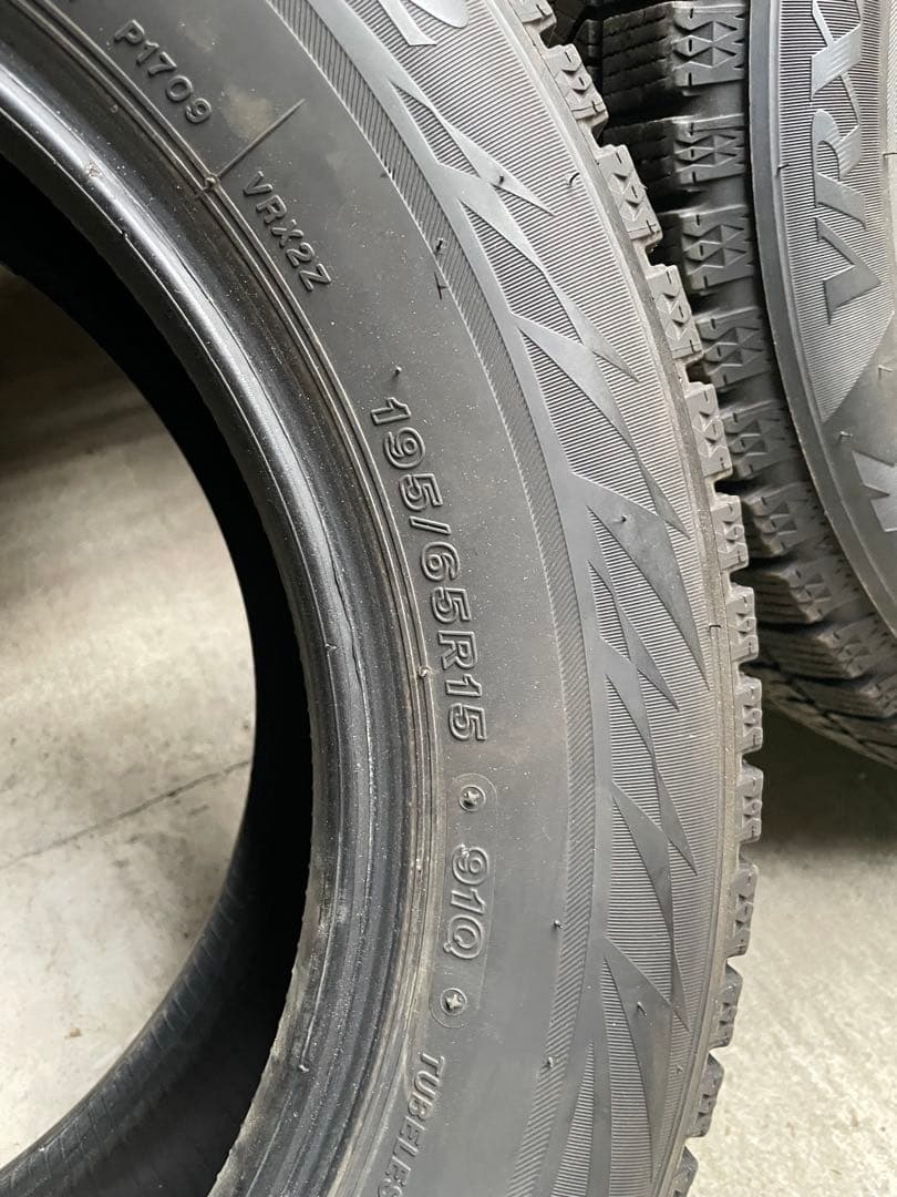 キャマ　スタッドレス VRX2 195/65R15 2022年製