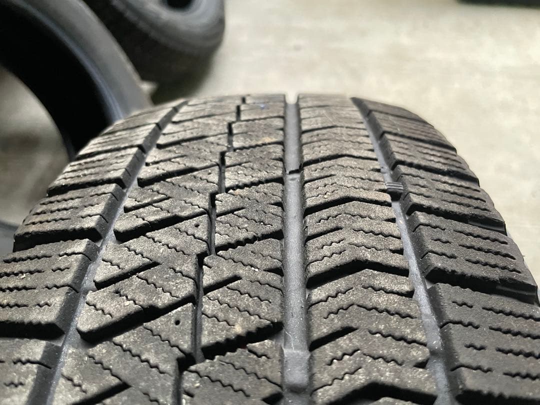 キャマ　スタッドレス VRX2 195/65R15 2022年製