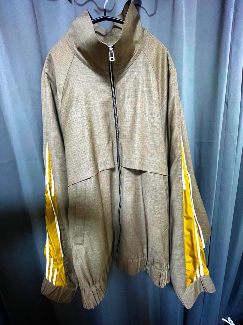MATERIAL MIX・GIMMICK LINE BIG BLOUSON