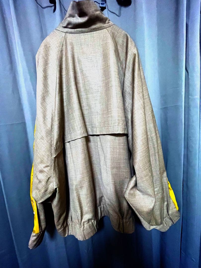 MATERIAL MIX・GIMMICK LINE BIG BLOUSON