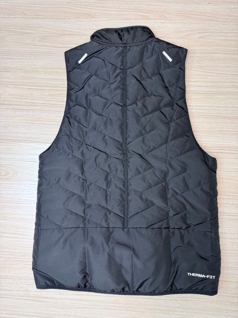 新品未使用　Nike Therma-FIT ベスト ブラック　Sサイズ