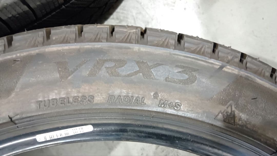 BRIDGESTONE 225/45R18 23年製　冬タイヤ　【No.①】
