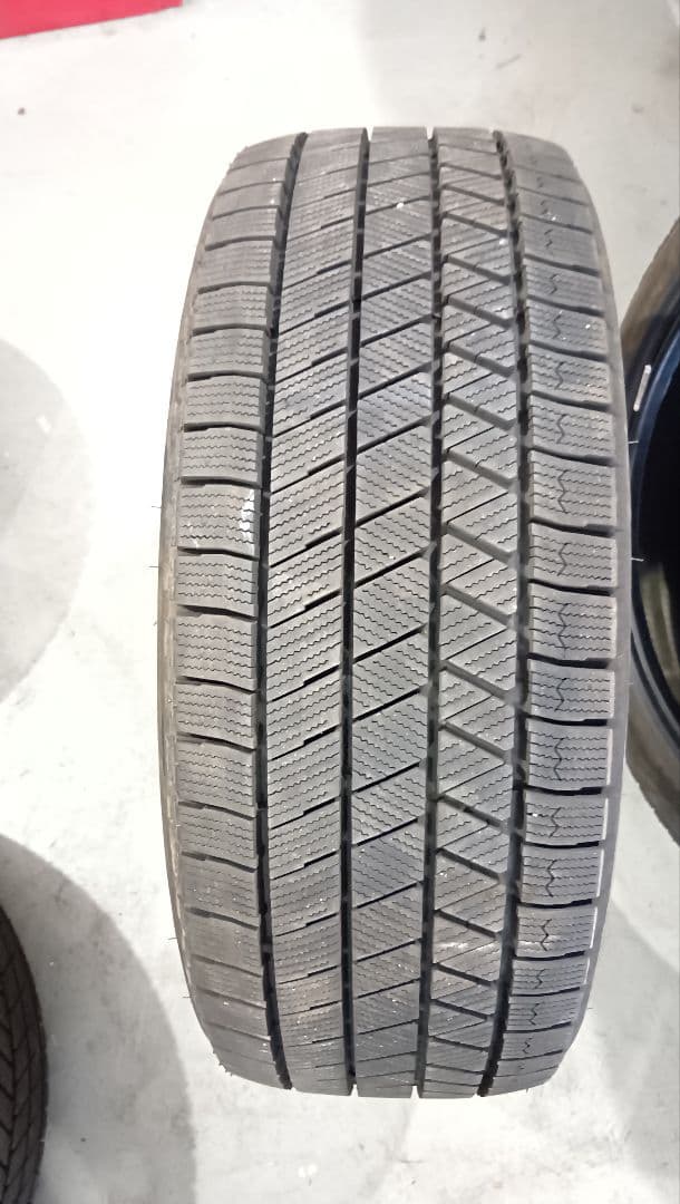 BRIDGESTONE 225/45R18 23年製　冬タイヤ　【No.①】