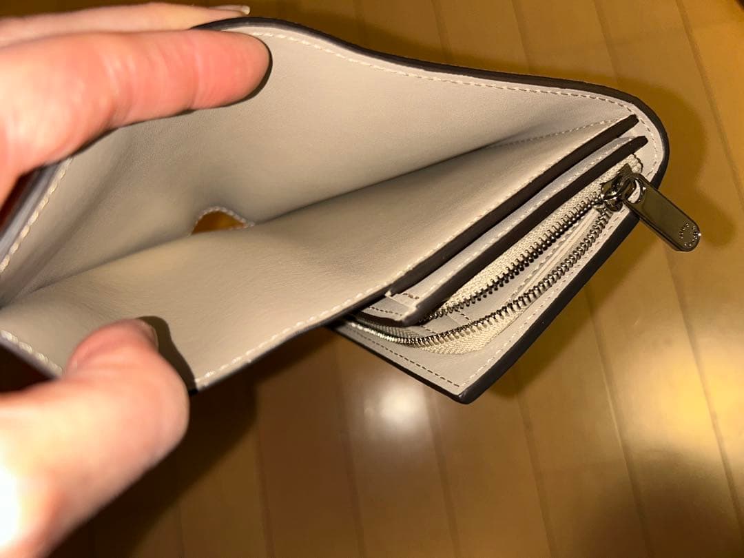 新品 Louis Vuitton ポルトフォイユ・イリス コンパクト　マヒナ