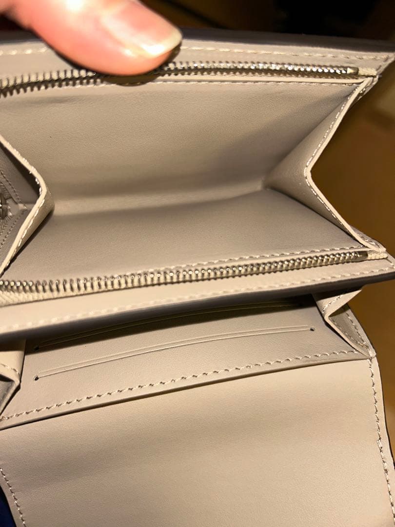 新品 Louis Vuitton ポルトフォイユ・イリス コンパクト　マヒナ