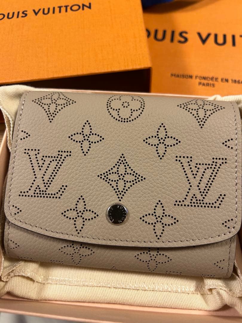 新品 Louis Vuitton ポルトフォイユ・イリス コンパクト　マヒナ