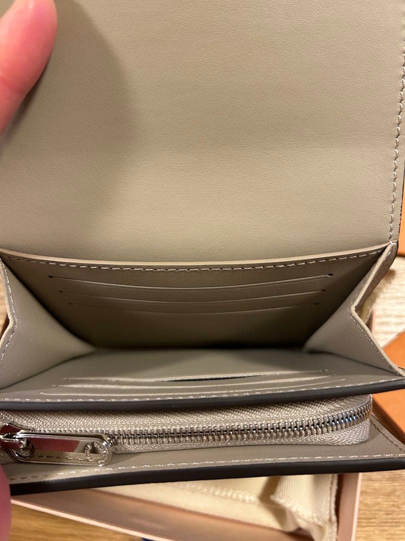 新品 Louis Vuitton ポルトフォイユ・イリス コンパクト　マヒナ