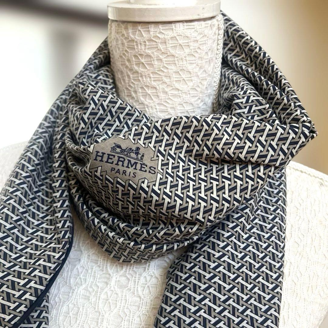 美品　エルメス スカーフ ひし形大判