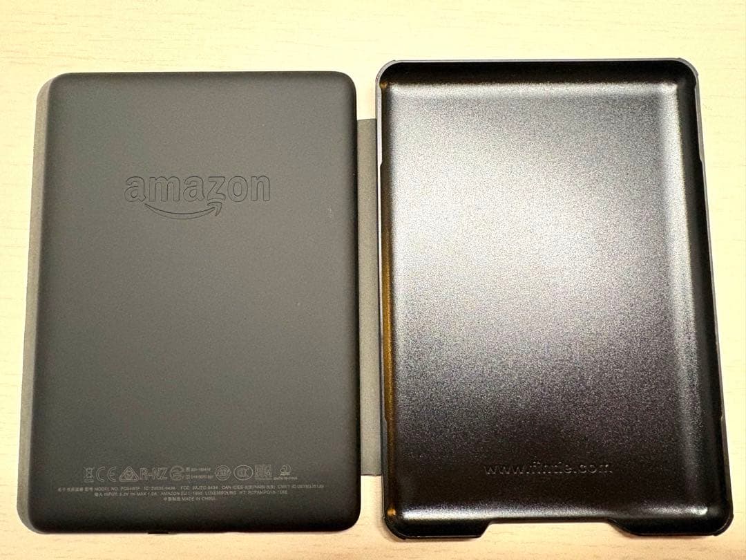 Kindle Paperwhite 第10世代 カバー付き