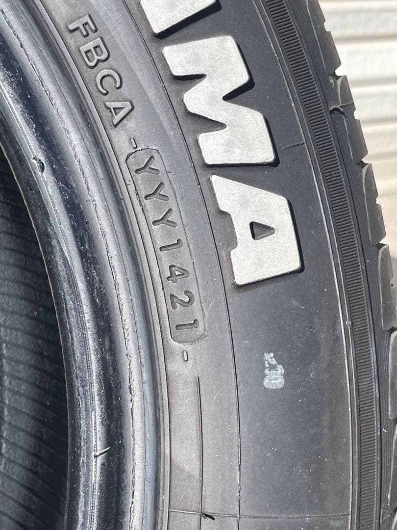 ハイエースタイヤ YOKOHAMA PARADA PA03 215/60R17