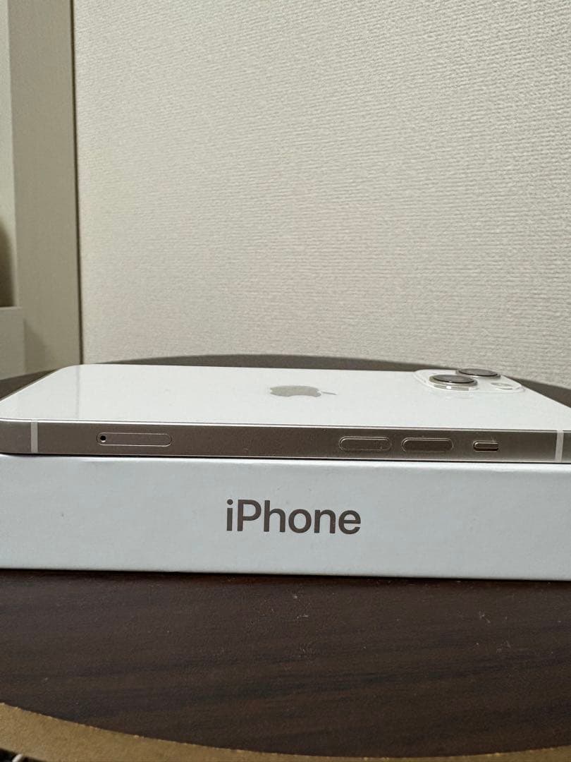 Apple iPhone13 ホワイト本体