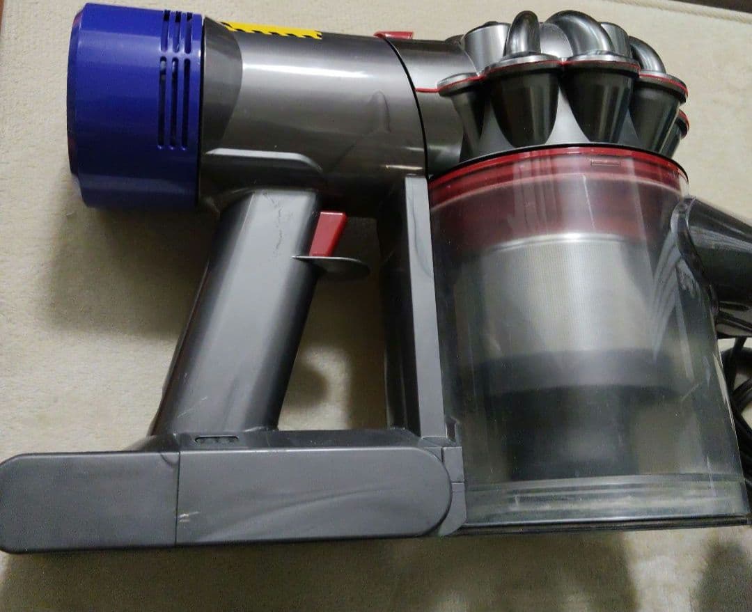 Dyson スティッククリーナー本体 V8 fluffy 各種アタッチメント付き