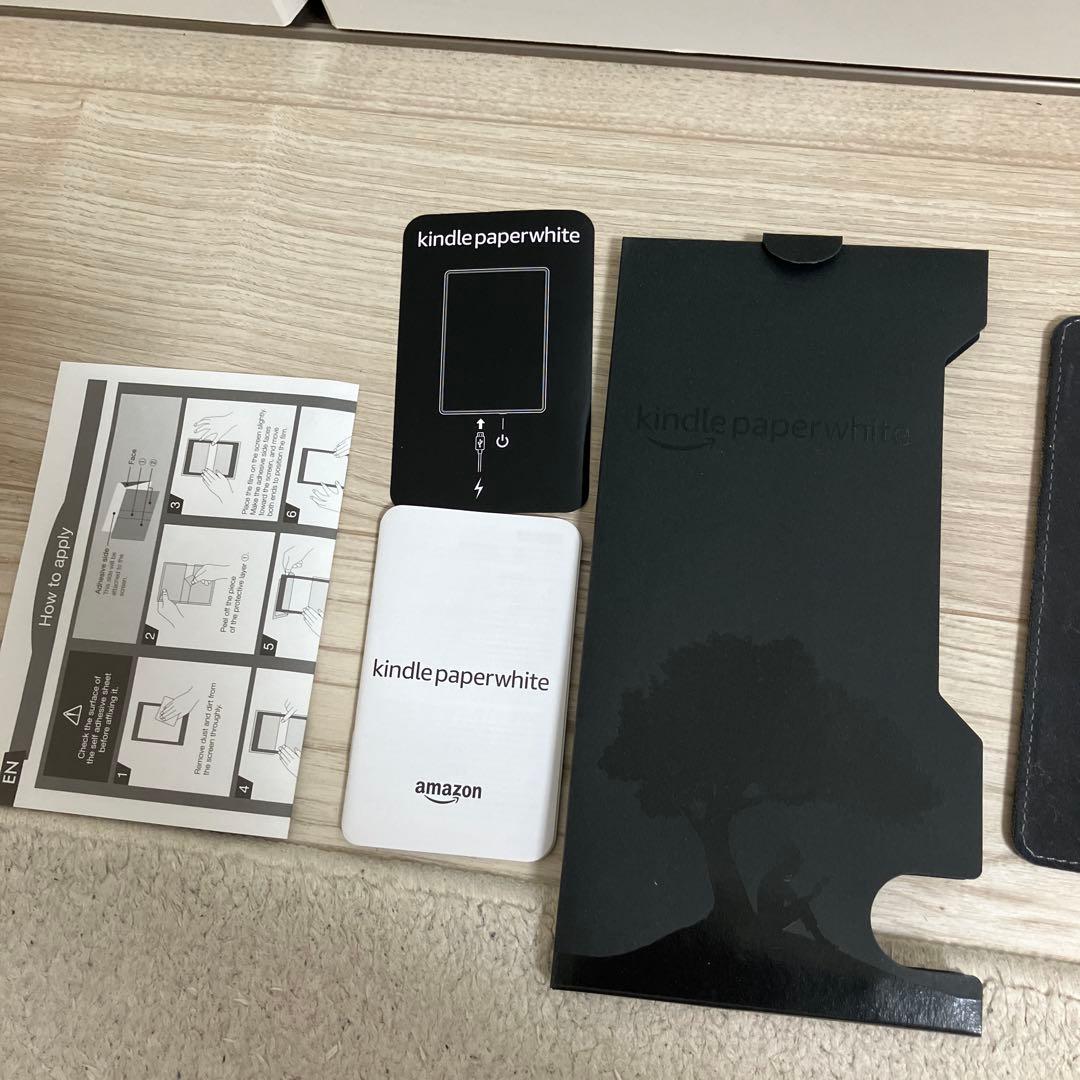 Kindle Paperwhite 第10世代 本体 + カバー付き　広告なし