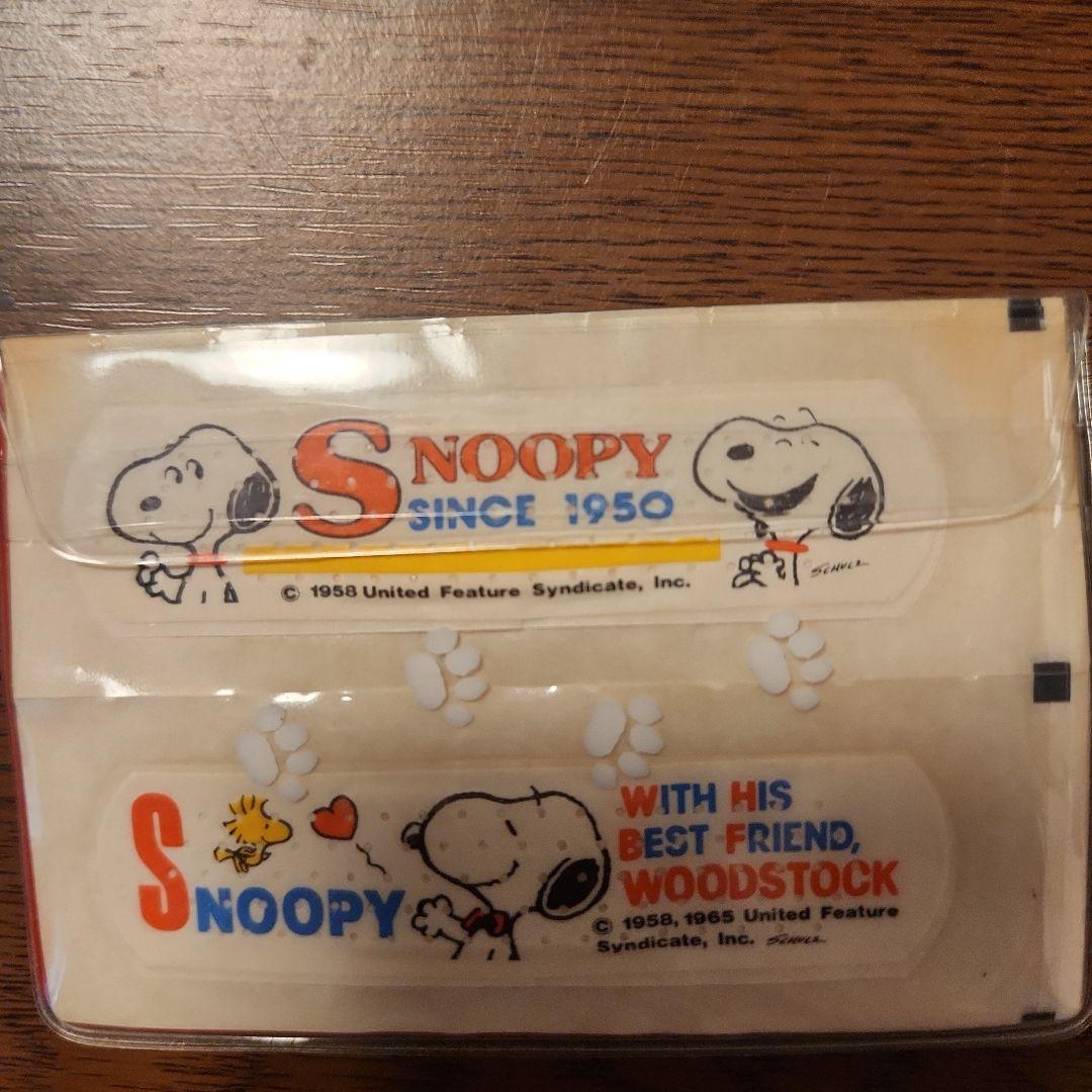昭和レトロ　SNOOPY スヌーピー　絆創膏 クリアケース入り【激レア】