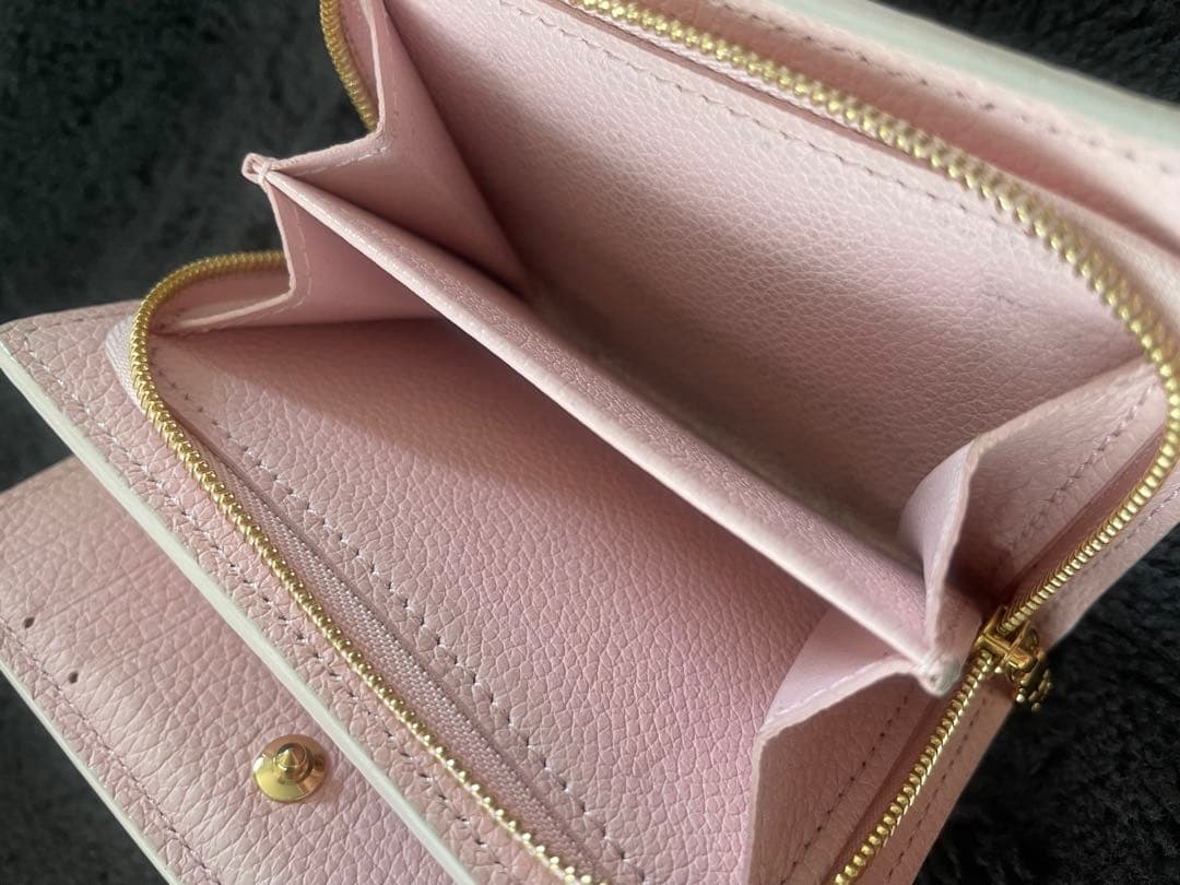 LOUIS VUITTON 二つ折り財布　ポルトフォイユクレア