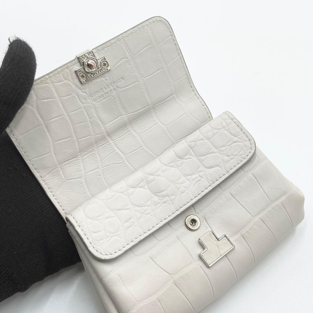 極美品　IACUCCI アバウォレット　折り財布　型押し　オールレザー　ホワイト