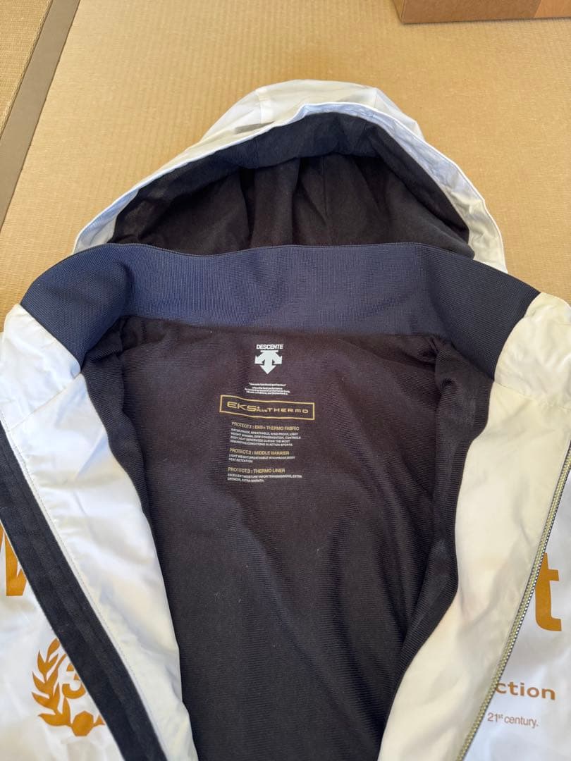 DESCENTE ウィンドブレーカー　上下セット　EKS+THERMO