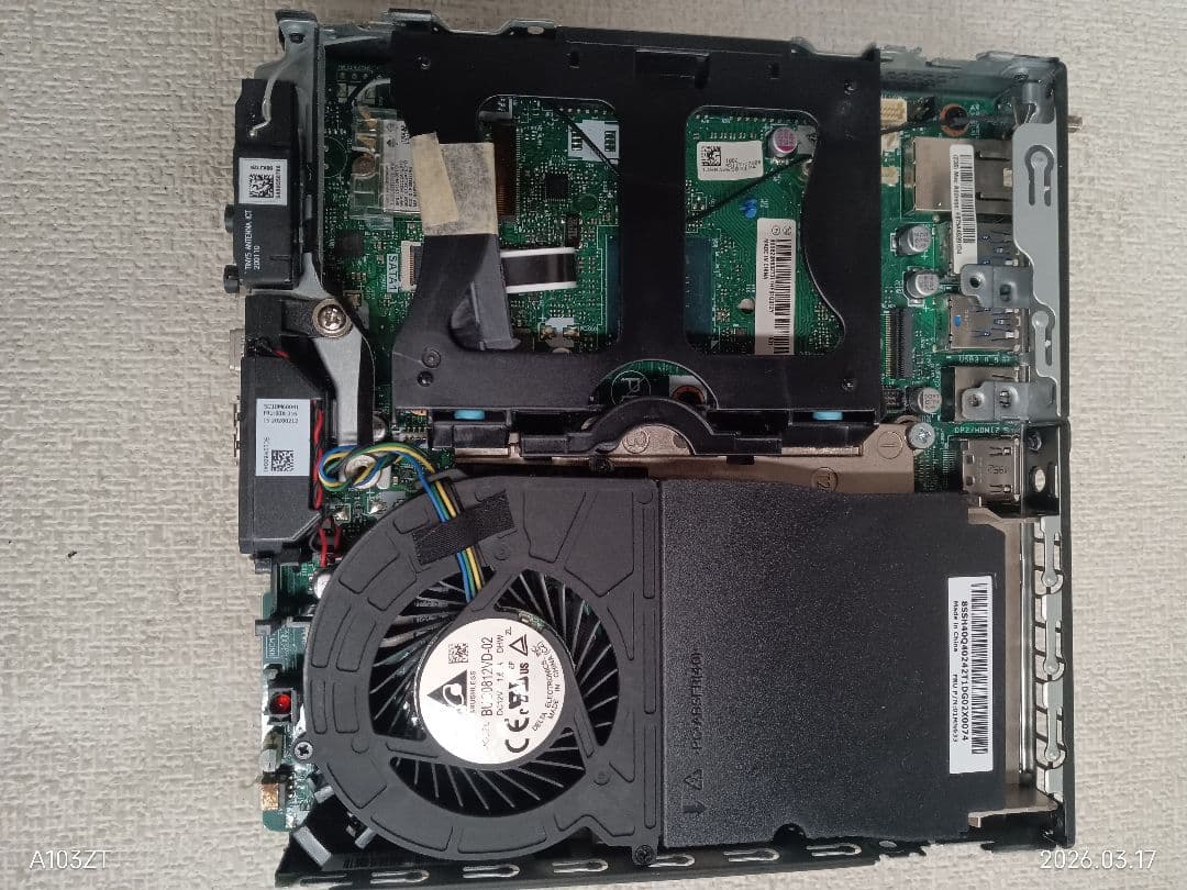︙Lenovo ThinkCentre M720q キズ