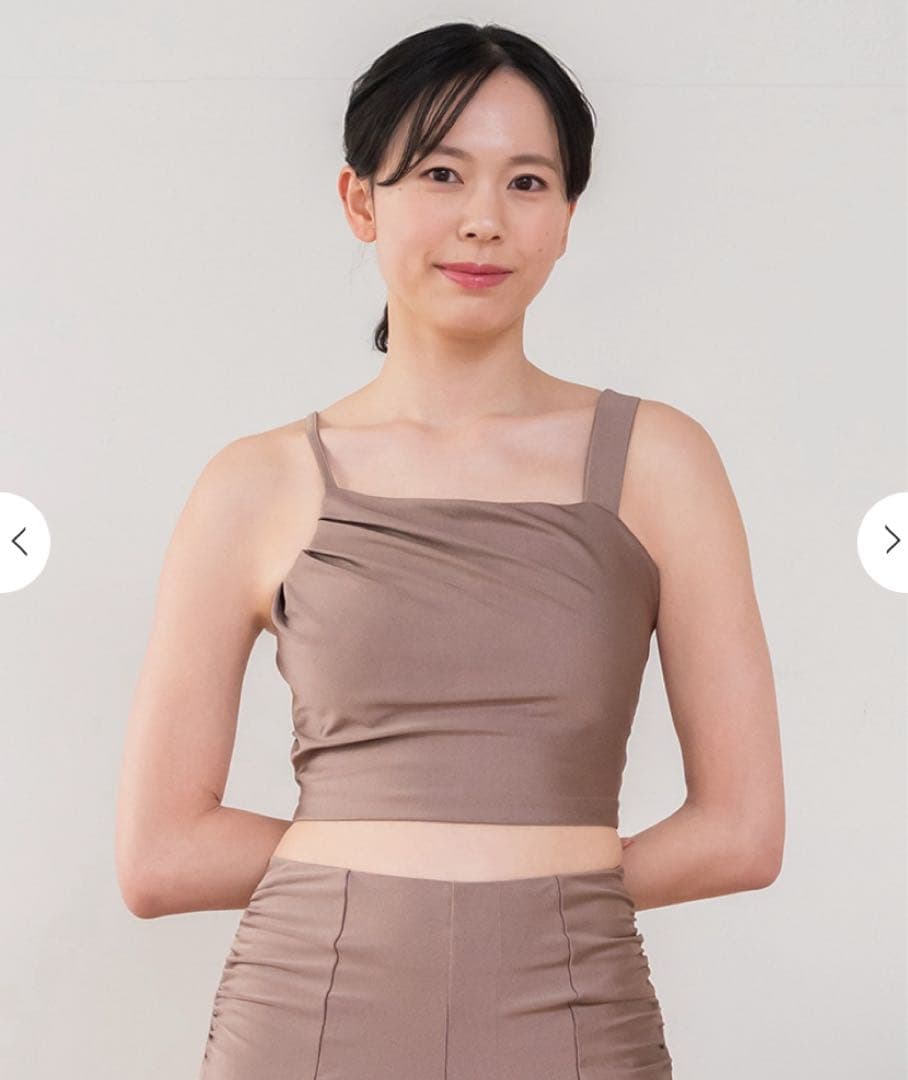 SUKALA シャインストレッチアシンメトリーブラトップ