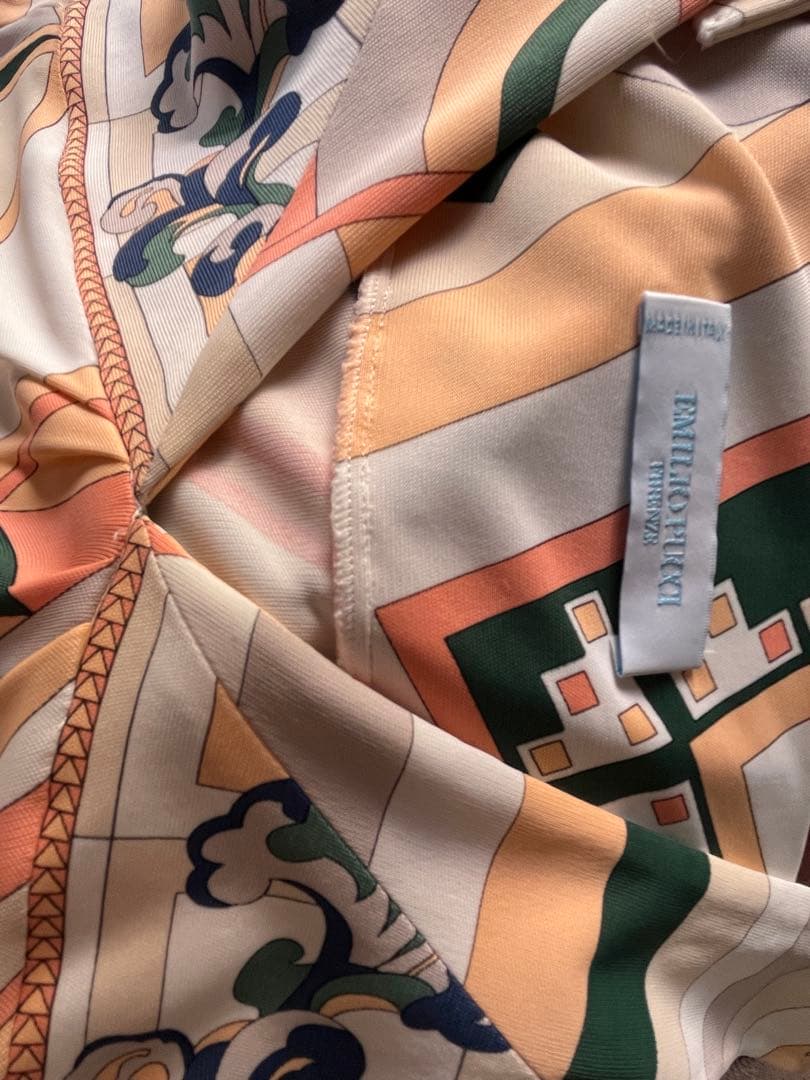 春夏活躍♡ EMILIO PUCCI エミリオプッチ オフショルダーワンピース