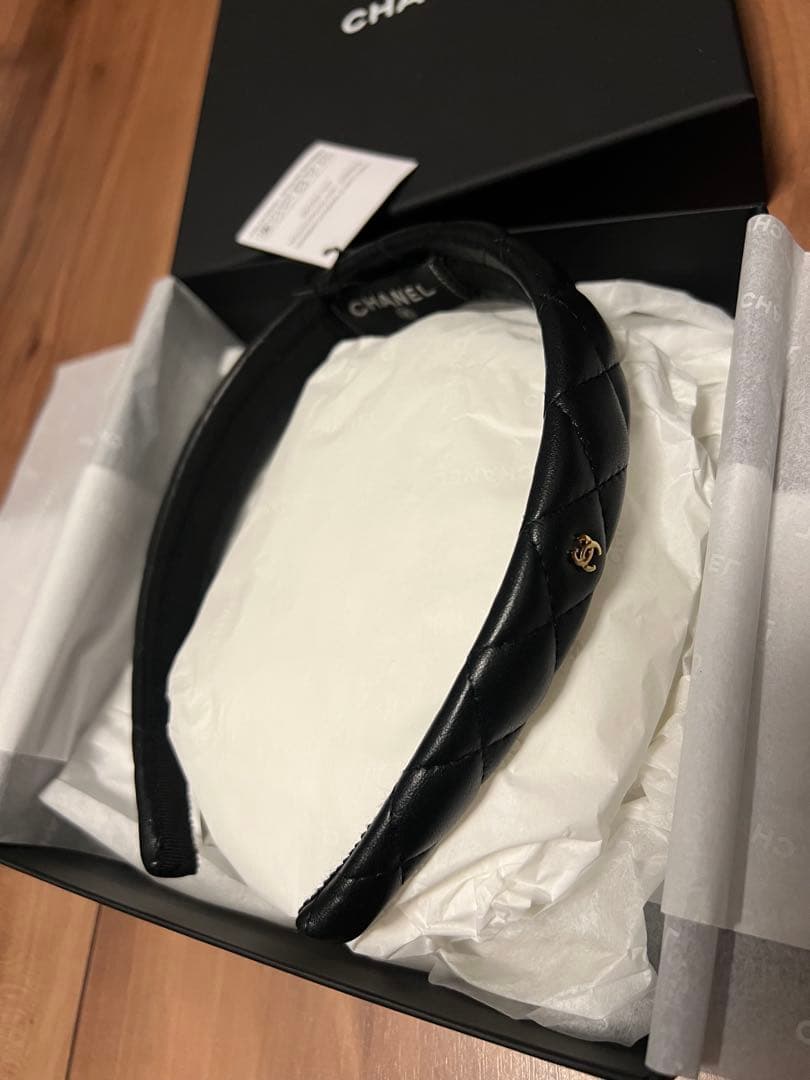 CHANEL マトラッセ レザー カチューシャ