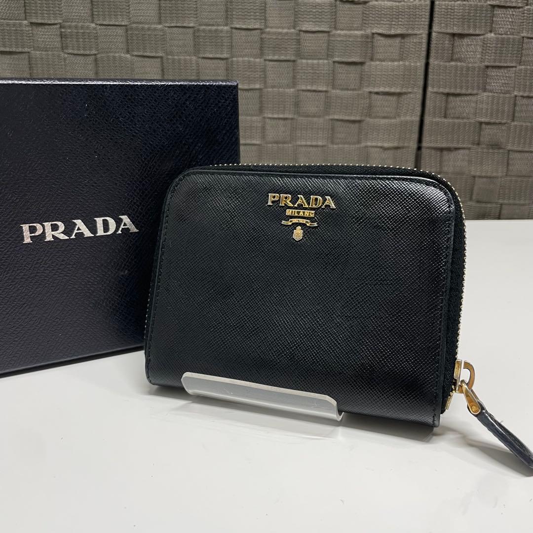 ル*～様 PRADA ブラック レザー 二つ折り財布