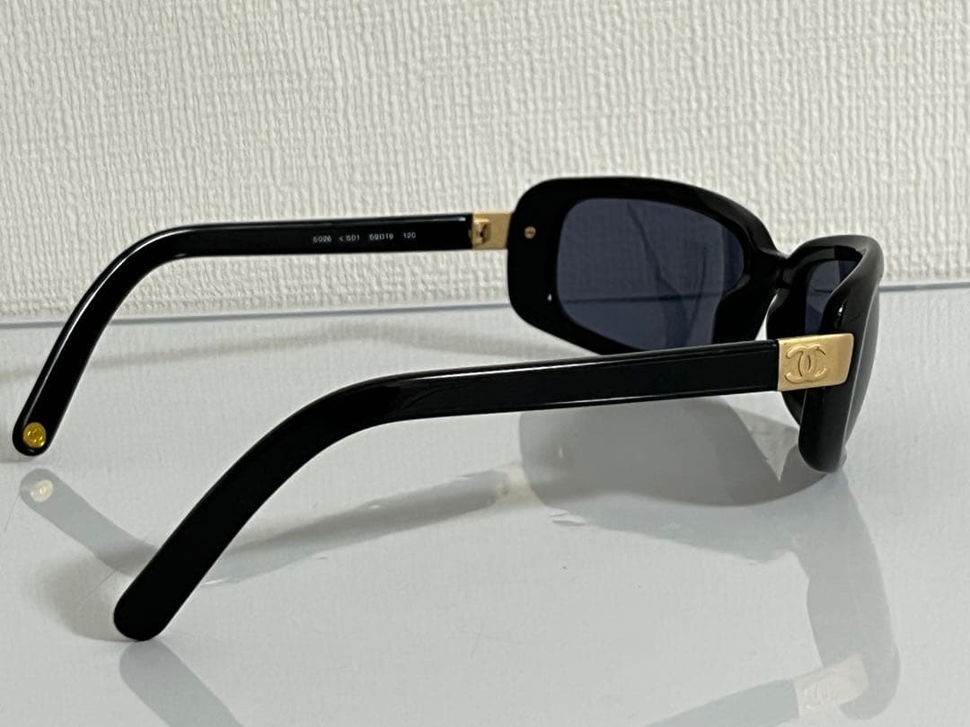 シャネル　オーバル　ブラックレンズサングラス美品　シャネルケース&外箱&クロス付