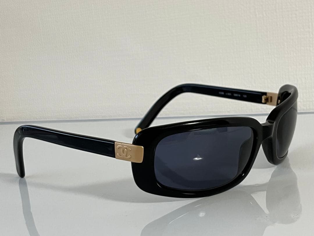 シャネル　オーバル　ブラックレンズサングラス美品　シャネルケース&外箱&クロス付