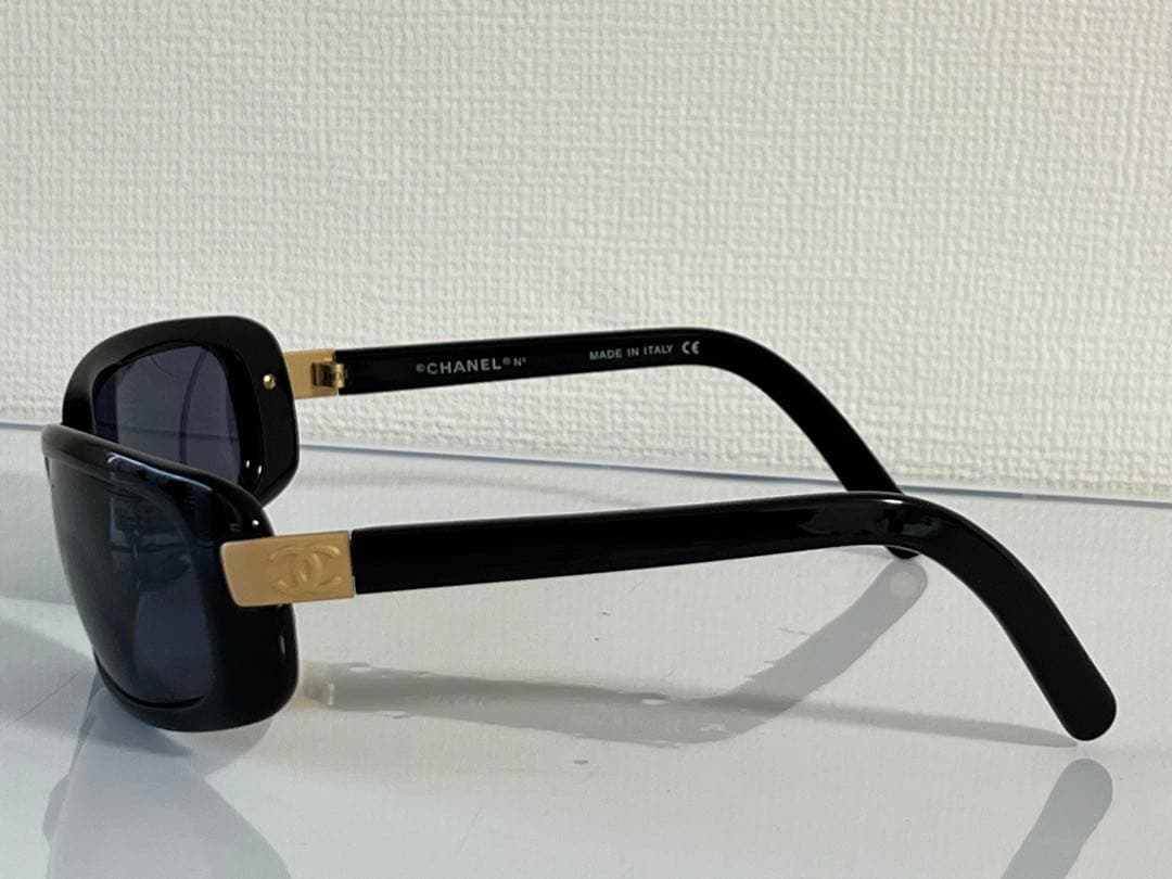 シャネル　オーバル　ブラックレンズサングラス美品　シャネルケース&外箱&クロス付