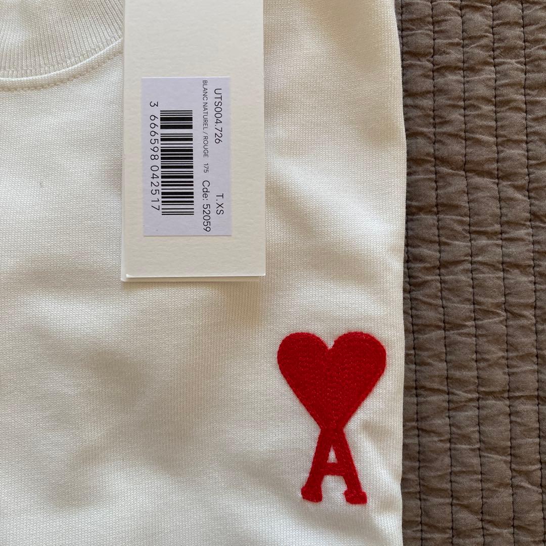 【未使用】ami paris アミパリス ハート刺繍入り 半袖Tシャツ