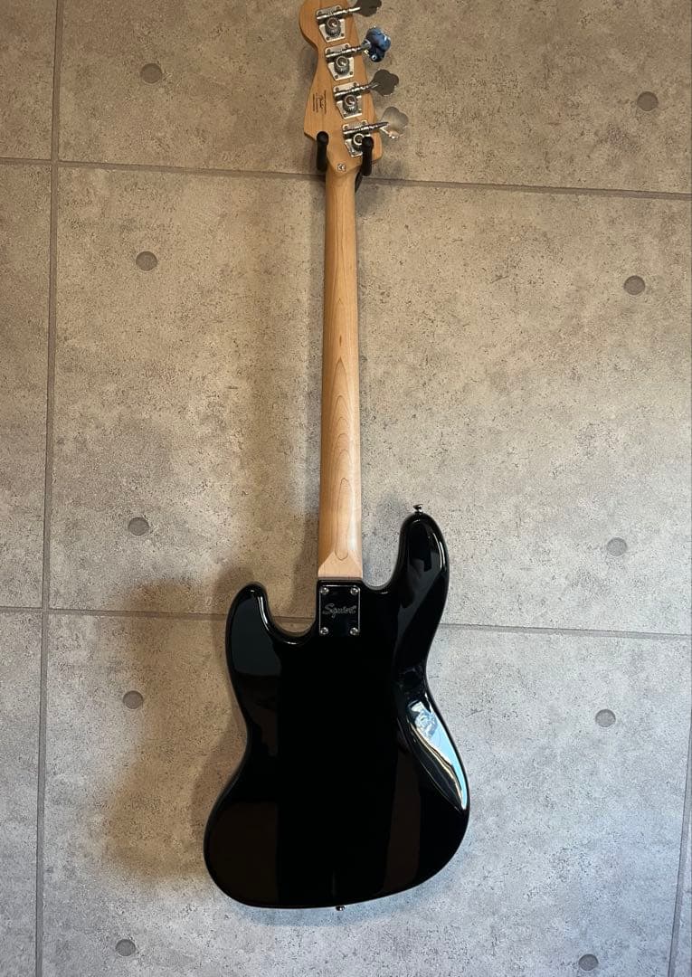 美品　Squier Jazz Bass Affinity ベーススタンド付