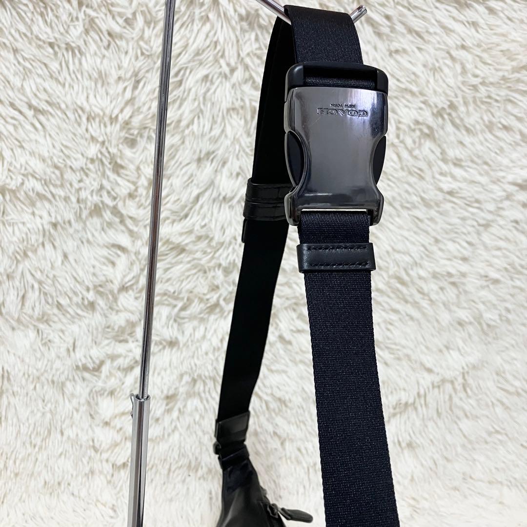 【美品】COACH ボディバッグ シグネチャー チャコール