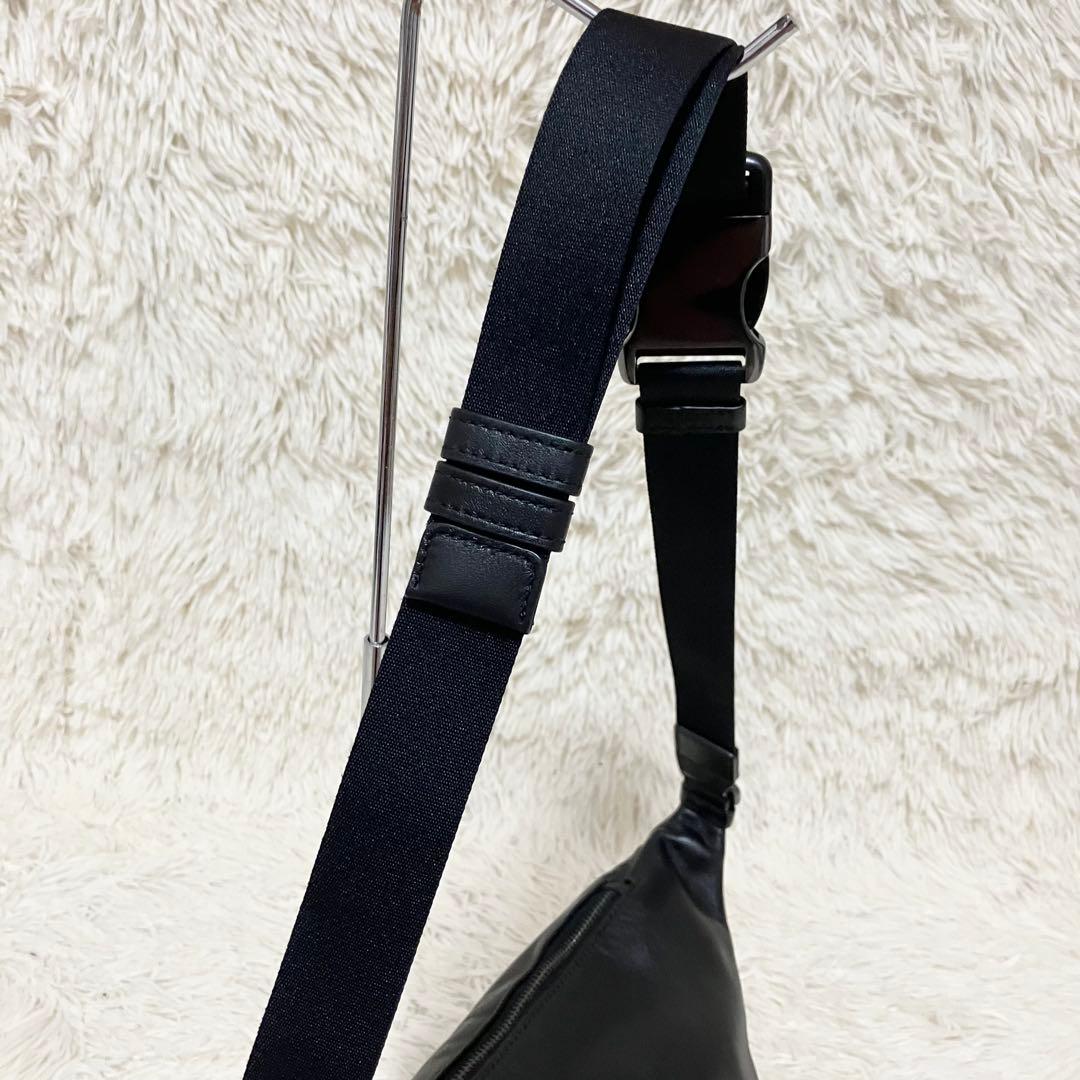【美品】COACH ボディバッグ シグネチャー チャコール