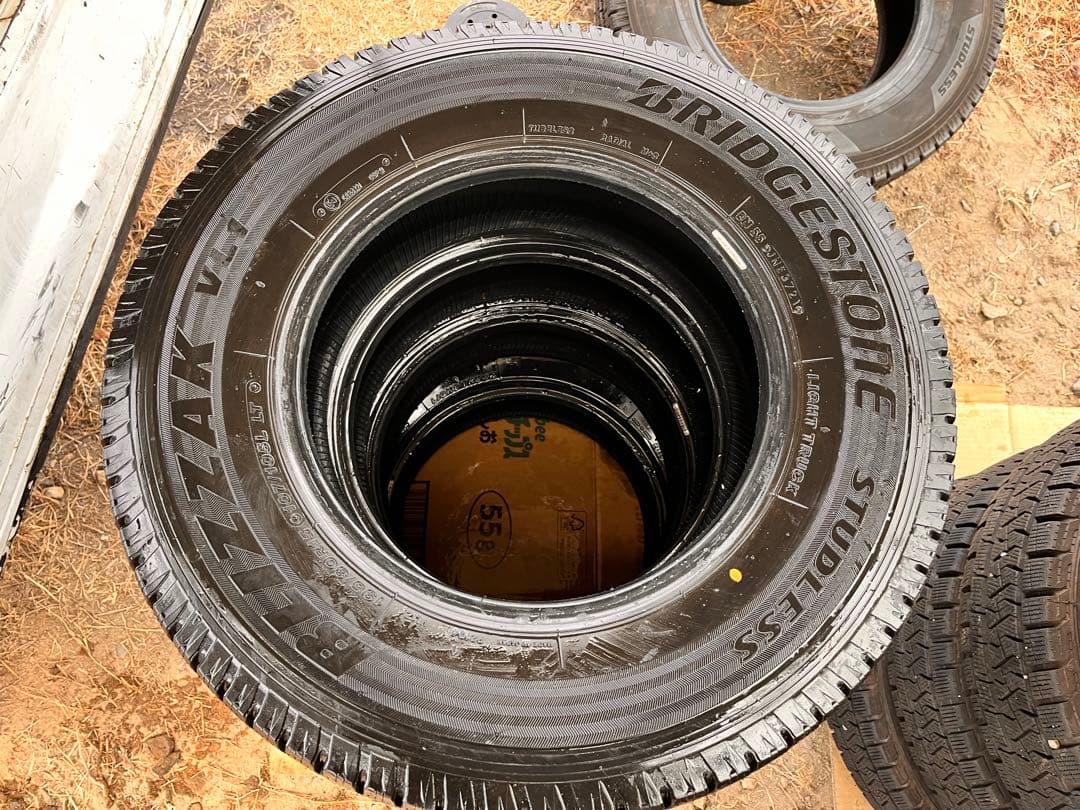 195/80R15 ①ブリヂストン