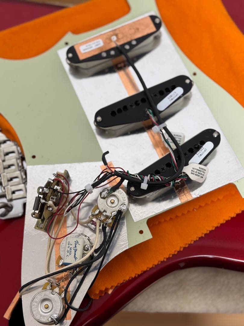 Fender Japan ST57-SC CUSTOM MADE スキャロップ