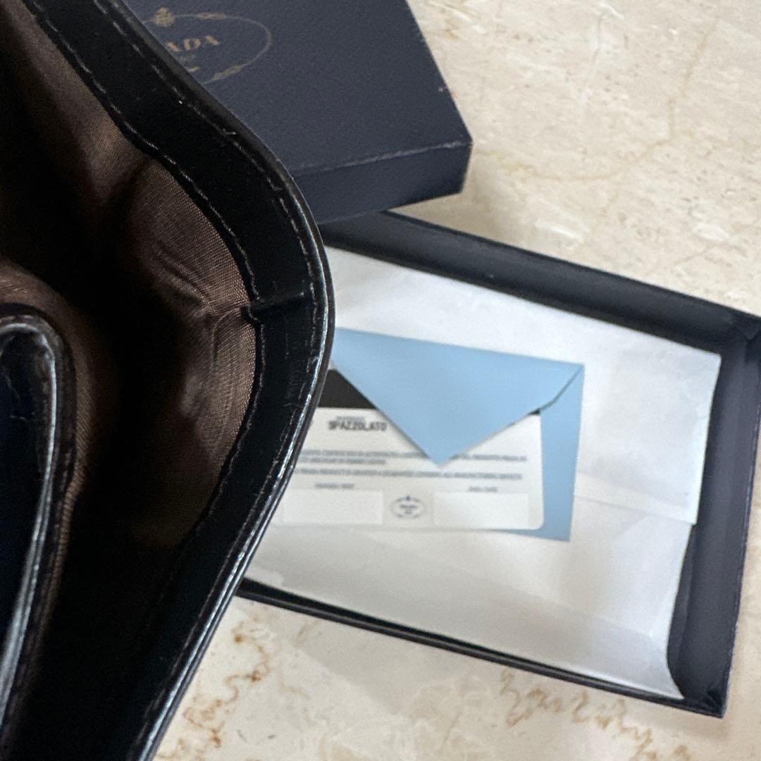 新品未使用 PRADA ブラック 二つ折り財布