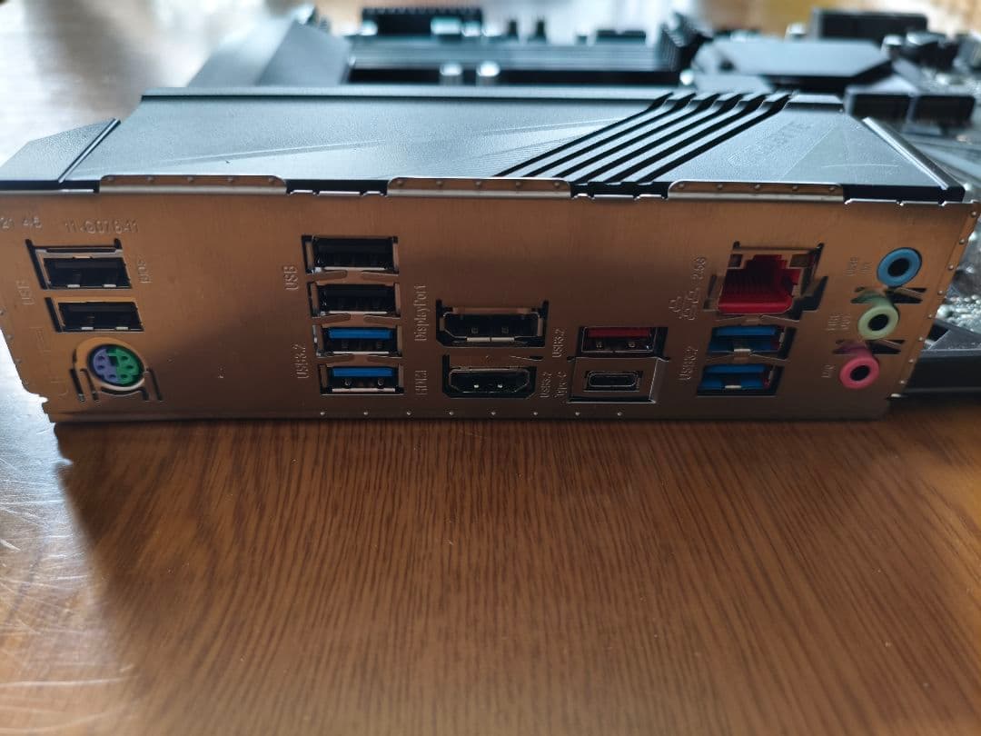 GIGABYTE Z690 UD DDR4 動作未確認